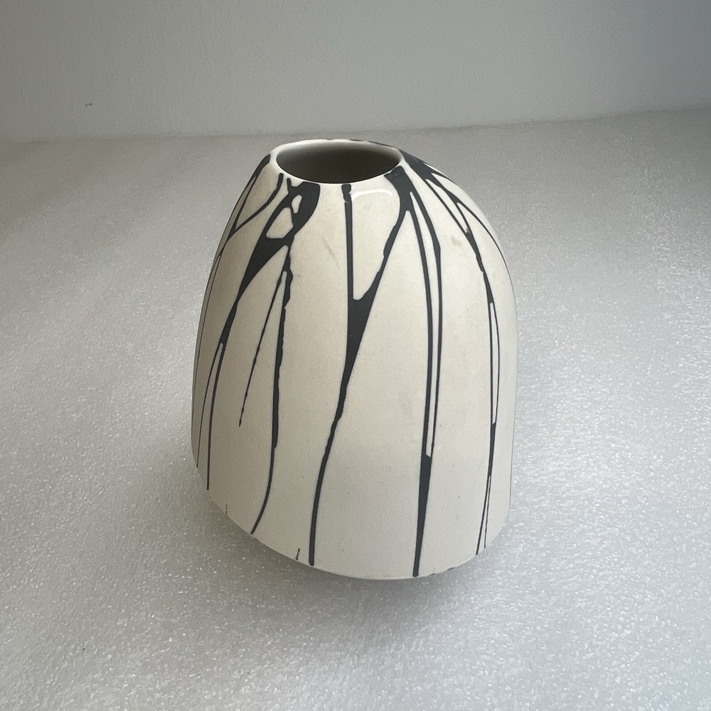 Paint Splatter Bud Vase By Bean‎ And Bailey Ceramics Anthropologie - Picture 3 of 12